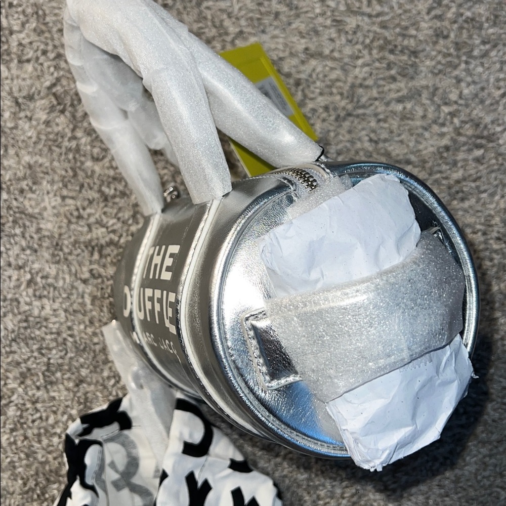 MARC JACOBS MINI DUFFLE - Picture 15 of 16